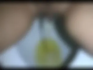 Beim Pissen überrascht