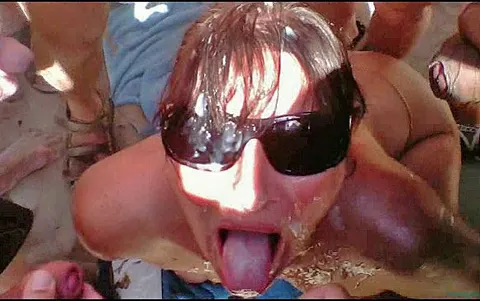 Sperma Wahnsinn ! Am Strand liess ich mich als richtige versaute Spermaschlampe benutzen !!!
