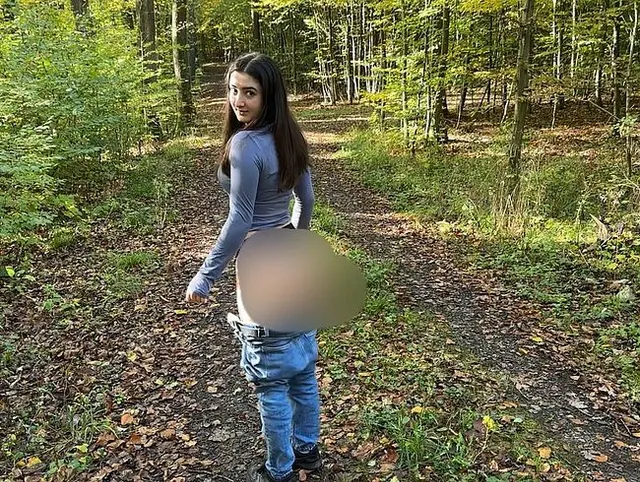 Ich musste beim Spaziergang dringend pinkeln! Ihr seid Live dabei!
