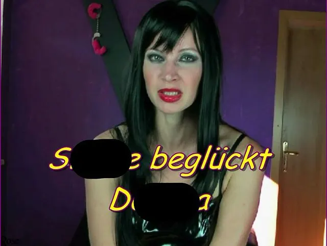 Nasse Dominafotze vom Sklaven beglückt