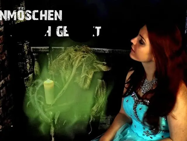 Dornmöschen Arsch gefickt