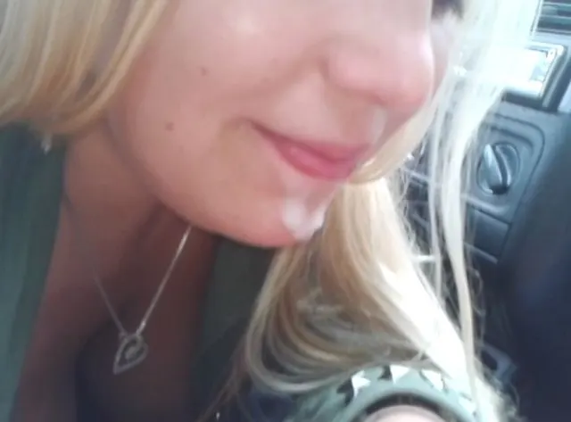 Blowjob im Auto,,Ich muste alles Schlucken!!!!