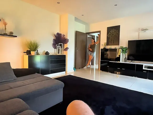 Warum macht er das? Genauso so bekommt er mich immer rum! Mit Creampie Muschi zur Freundin!