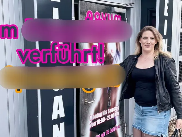 Im Pornokino verführt! Spermageil! Das 1. Mal