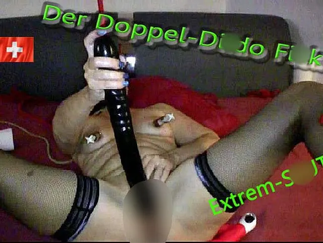 Dicker Doppel-Dildo Vergnügen in beiden Löchern