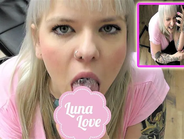 Lachanfall beim Dreh... Egal trotzdem gefickt!Outtakefick