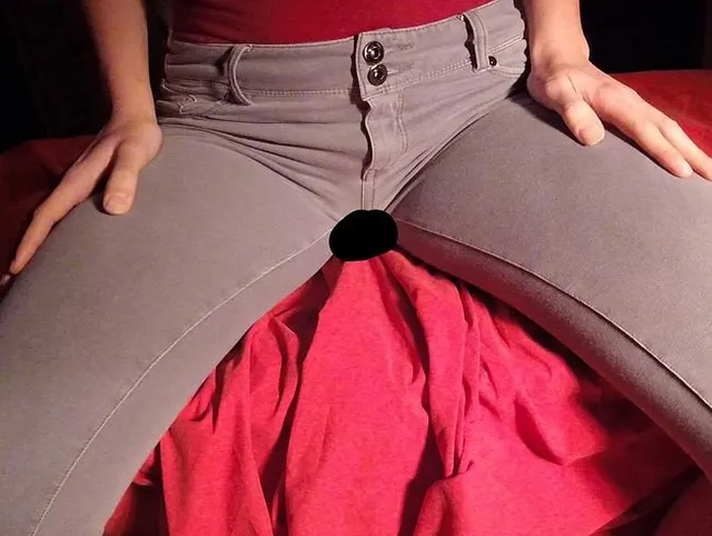 Versaute Nässe in der Hose!!! Erster Schwung!