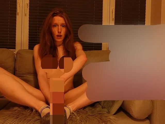 Handjob und Sockjob auf meinem großen Dildo