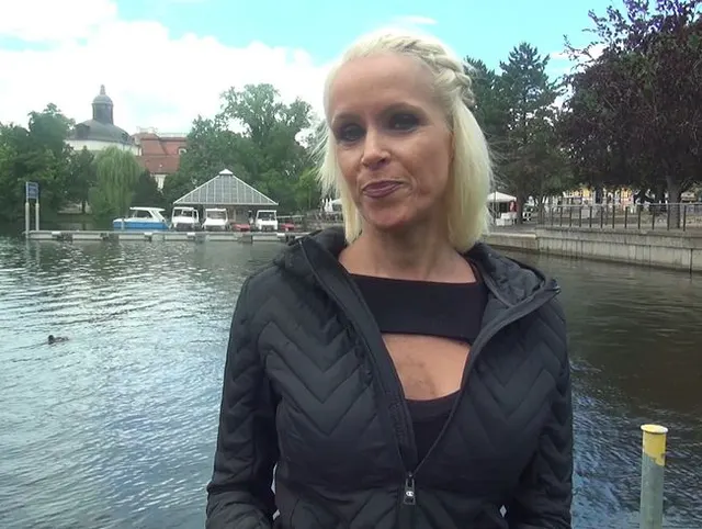 GERMAN SCOUT - MILF Sophie in ihrem eigenen Büro AO gefickt