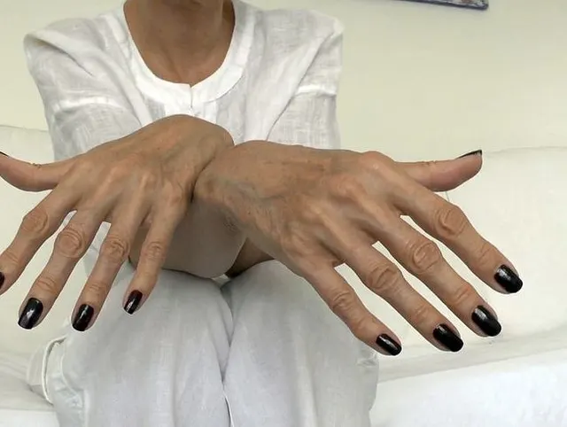 Kurze dunkle Fingernägel, schöne Hände, JOI, Lady Victoria