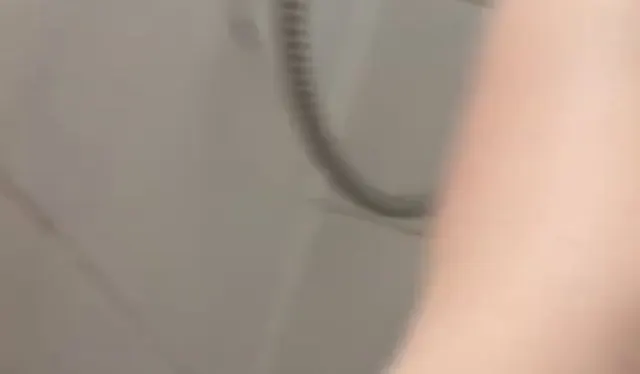 In der Dusche gefingert