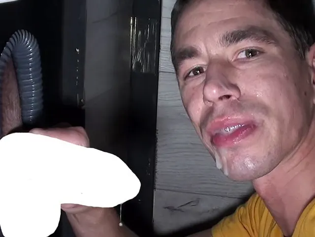 BLASNUTTE AM GLORYHOLE