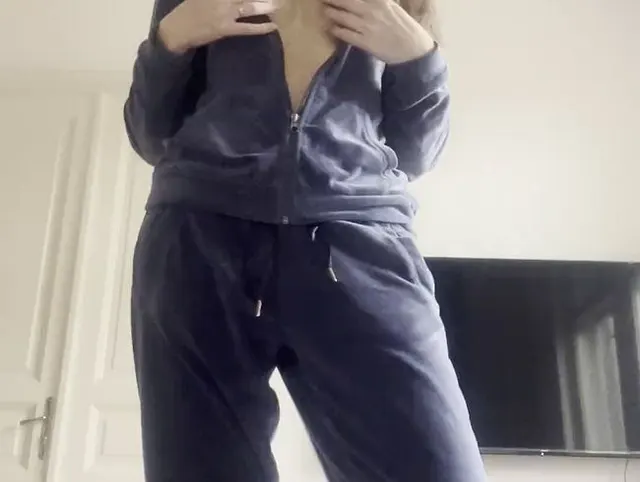 Frau kann auch im Jogginganzug sexy sein oder nicht? ;)