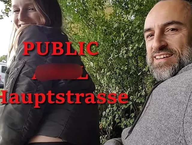PUBLIC Anal an der Hauptstrasse gefickt