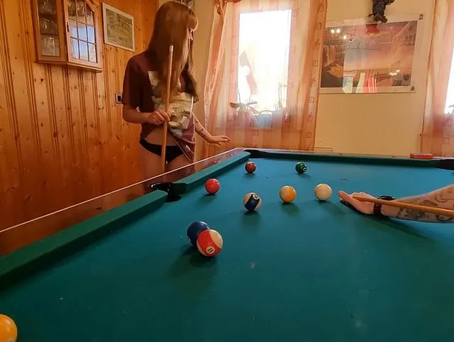 KNEIPEN FICK AUF BILLARD TISCH MIT SQUIRT SPRITZ