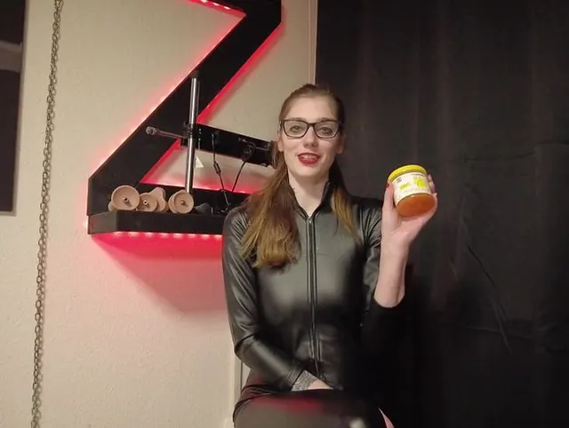 TEUFELSSALBE UND PISSE FÜR DEN USER SCHWANZ