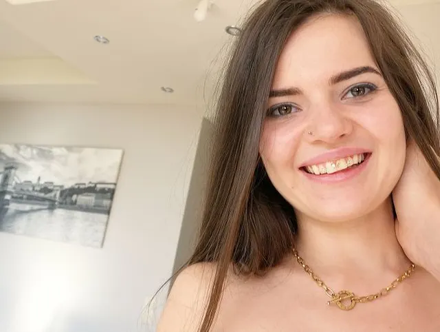 GERMAN SCOUT - 20 Jahre junge Russin Lizi bei Model Job AO gefickt