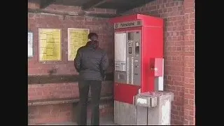 Public Pee: Am Bahnhof