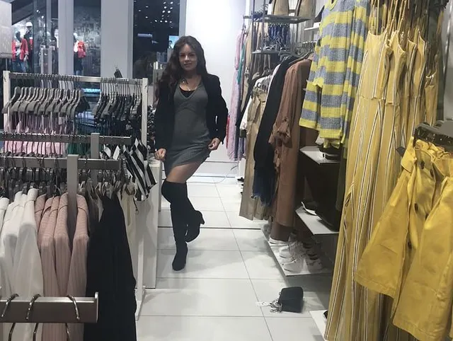 Verfickte Shoppingtour (Aryas Sex Diary)