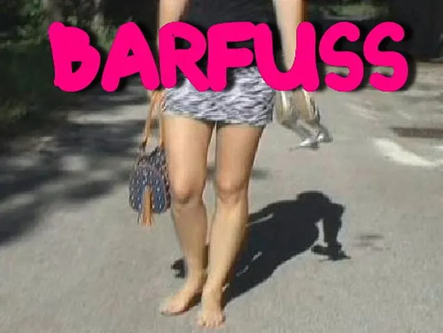 Barfuss im Schlosspark
