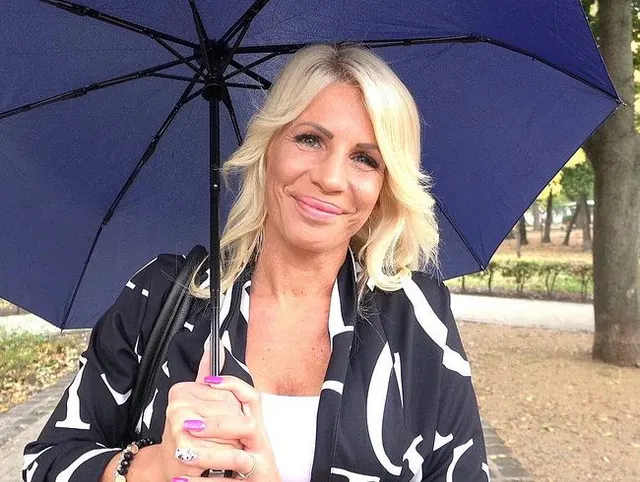 GERMAN SCOUT - Geile MILF Tiffany fickt fremd mit mir bei Straßen Casting