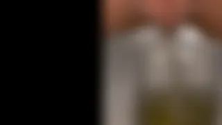 Ein ganz einfaches normales pissen ohne spreizen