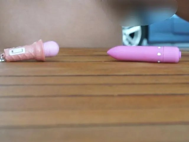 Ich stecke mir Mini Dildos in die Fotze
