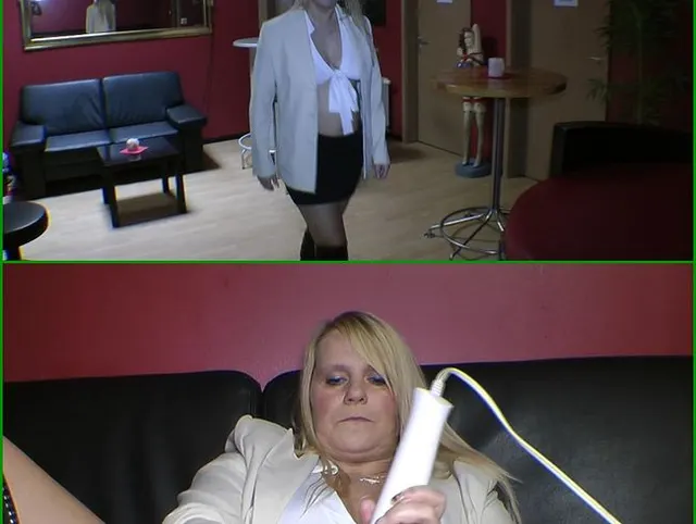Heftiger Squirt mit Dildo und Vibrator