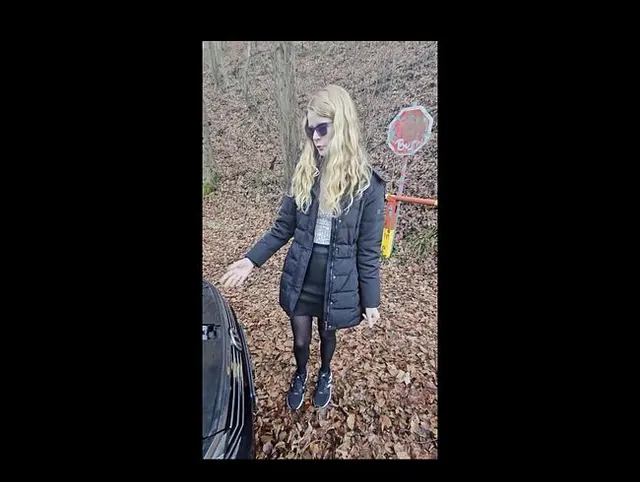 Neujahrs Auto-Panne endet mit bezahl Blowjob und Facial