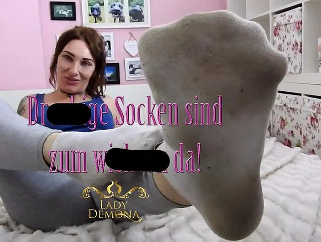 Dreckige Socken sind zum wichsen da! | by Lady_Demona