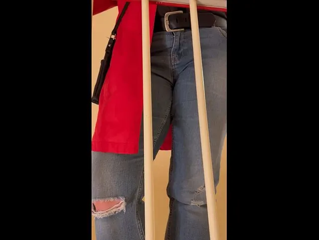 Im Flur in die Jeans gemacht