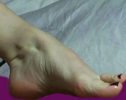 FootJob ~ slowly und horny