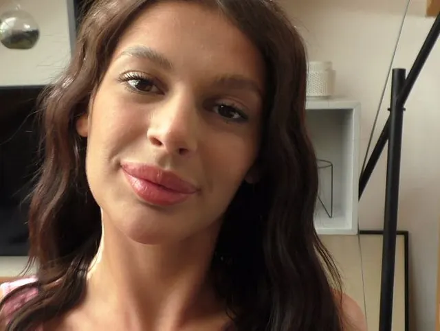 Fotomodel in ihrem ersten Sexvideo - POV Version