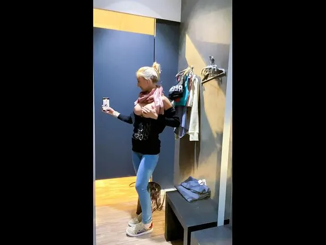 Ich hab's mir beim Shoppen in der Umkleidekabine besorgt!