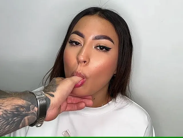 Latina fickt ihren stiefbruer Brian Evansx mit ihrem dicken arsch und schönen titten