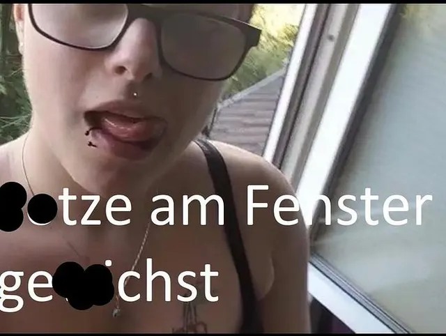 Fotze am Fenster gewichst