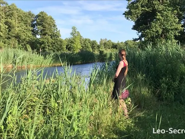 Draußen nach dem Orgasmus in den Fluss gepinkelt ;p