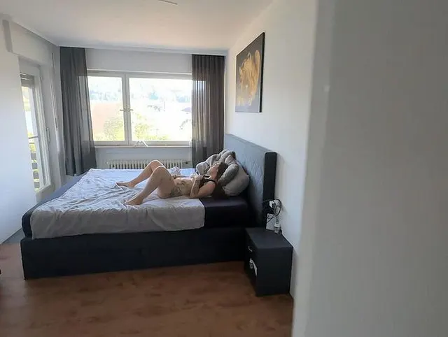 Vom Stiefbruder erwischt! Mal sehen was er kann