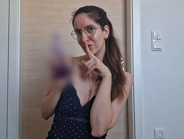 War das zu dreist?! Im Bad meiner Schwester schwach geworden
