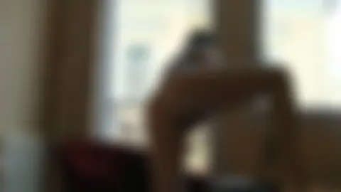 Pervers vorm Fenster des Nachbarn gefickt