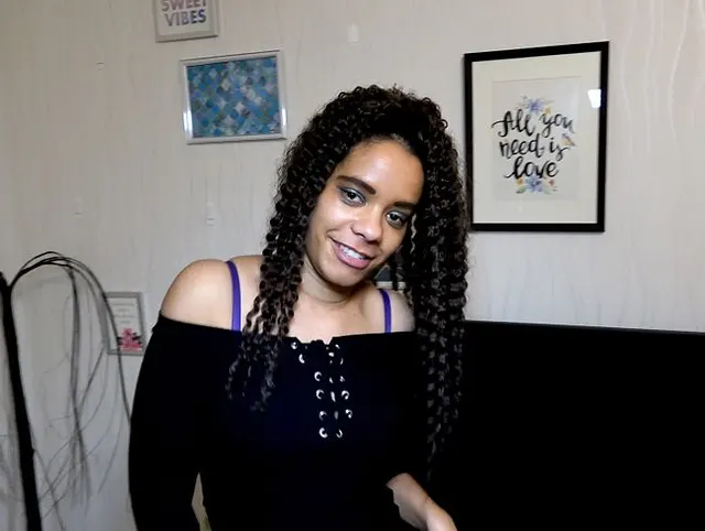 EBONY-GIRL BLÄST ERSTES MAL VOR DER KAMERA !